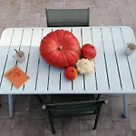 Au Four Et Au Jardin *